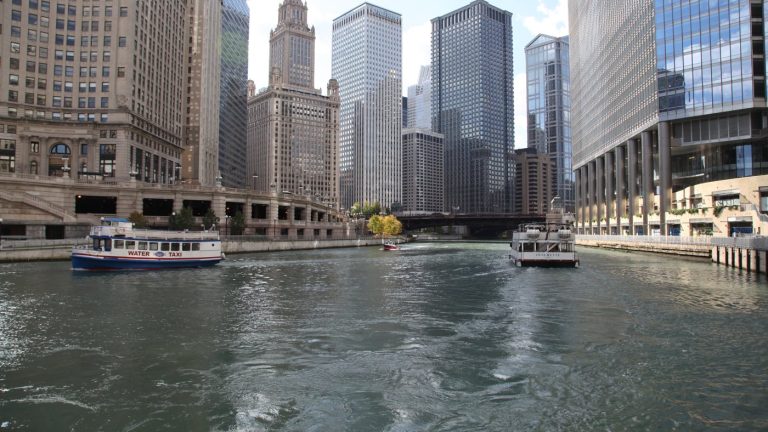 Chicago Riverwalk : promenade, bateaux, photos et pauses utiles au bord de la rivière