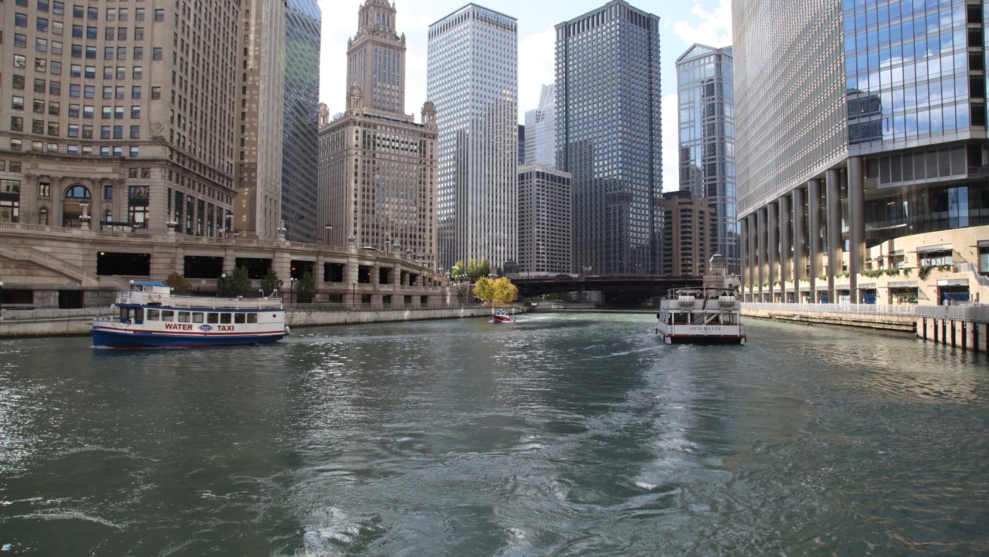 Chicago Riverwalk : promenade, bateaux, photos et pauses utiles au bord de la rivière