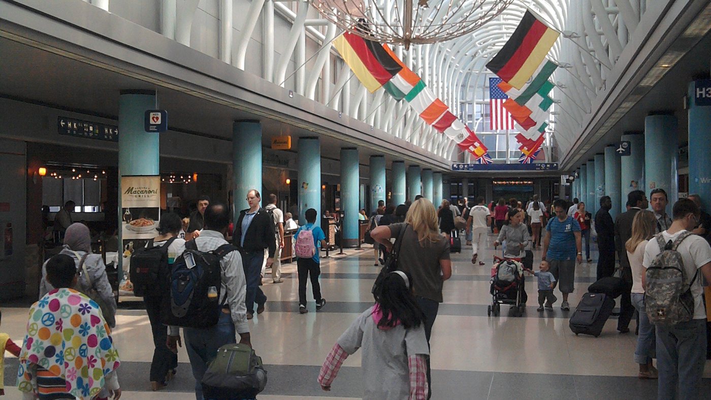 Retard ou annulation de vol aux États-Unis : droits, preuves et exemple Chicago
