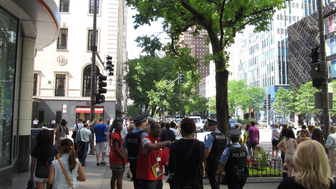 Shopping aux États-Unis : taxes, tailles, retours et budget avec exemples à Chicago