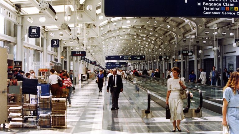 Toilettes publiques aux États-Unis : musées, cafés, aéroports et réflexes avec Chicago