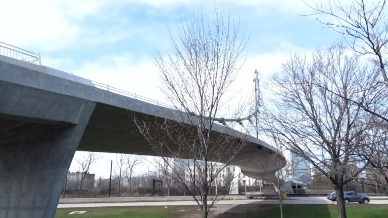 Assurance voyage aux États-Unis : soins, franchise, preuves et repères concrets avec Chicago