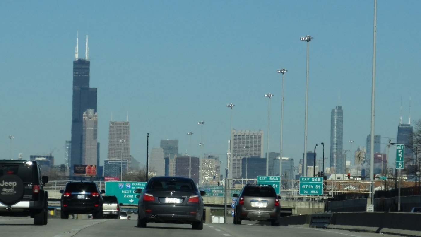 Conduire aux États-Unis : location, parking, péages et repères concrets avec Chicago